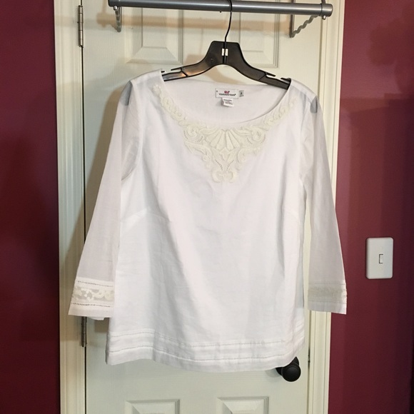 Vineyard Vines Tops - Vineyard Vines White Eyelet Linen Top, size 8